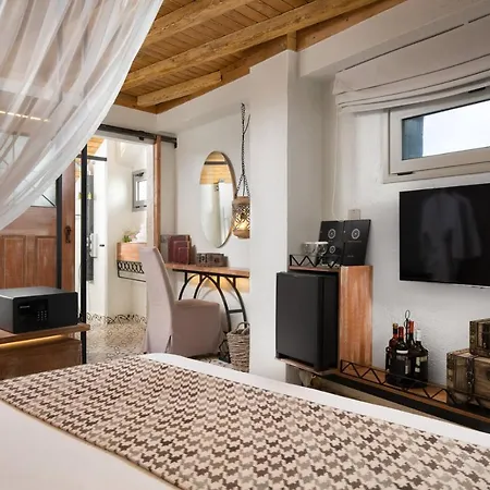 Elakati Luxury Boutique - Adults Only Hotel
